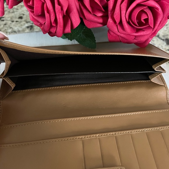 EUC Authentic Gucci Wallet w/ box & dust bag. - Picture 5 of 6